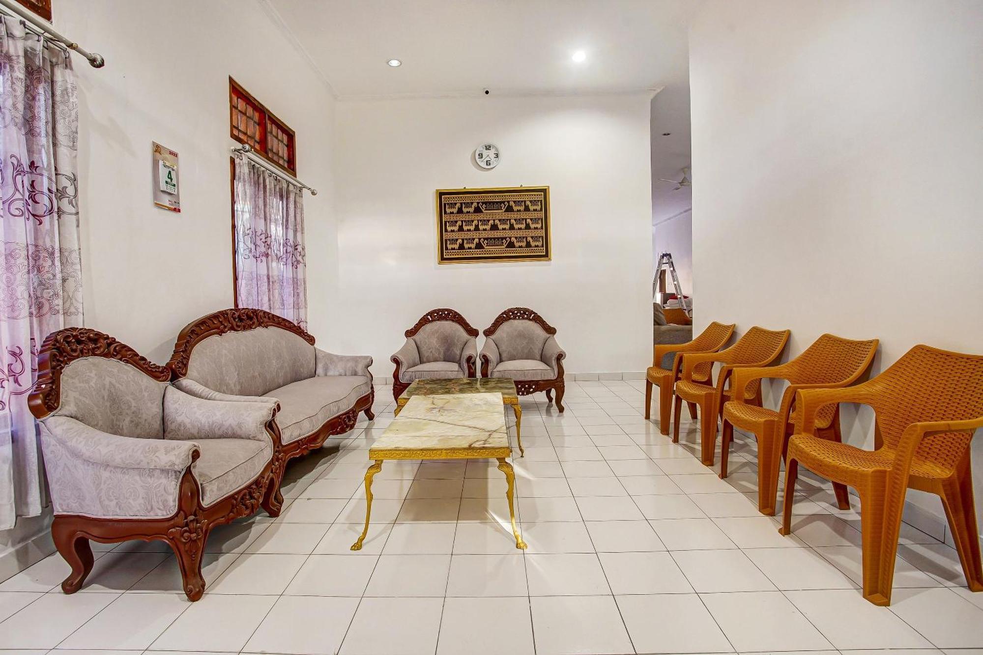 Super Oyo 91055 Homestay Syariah Bandar Lampung Buitenkant foto